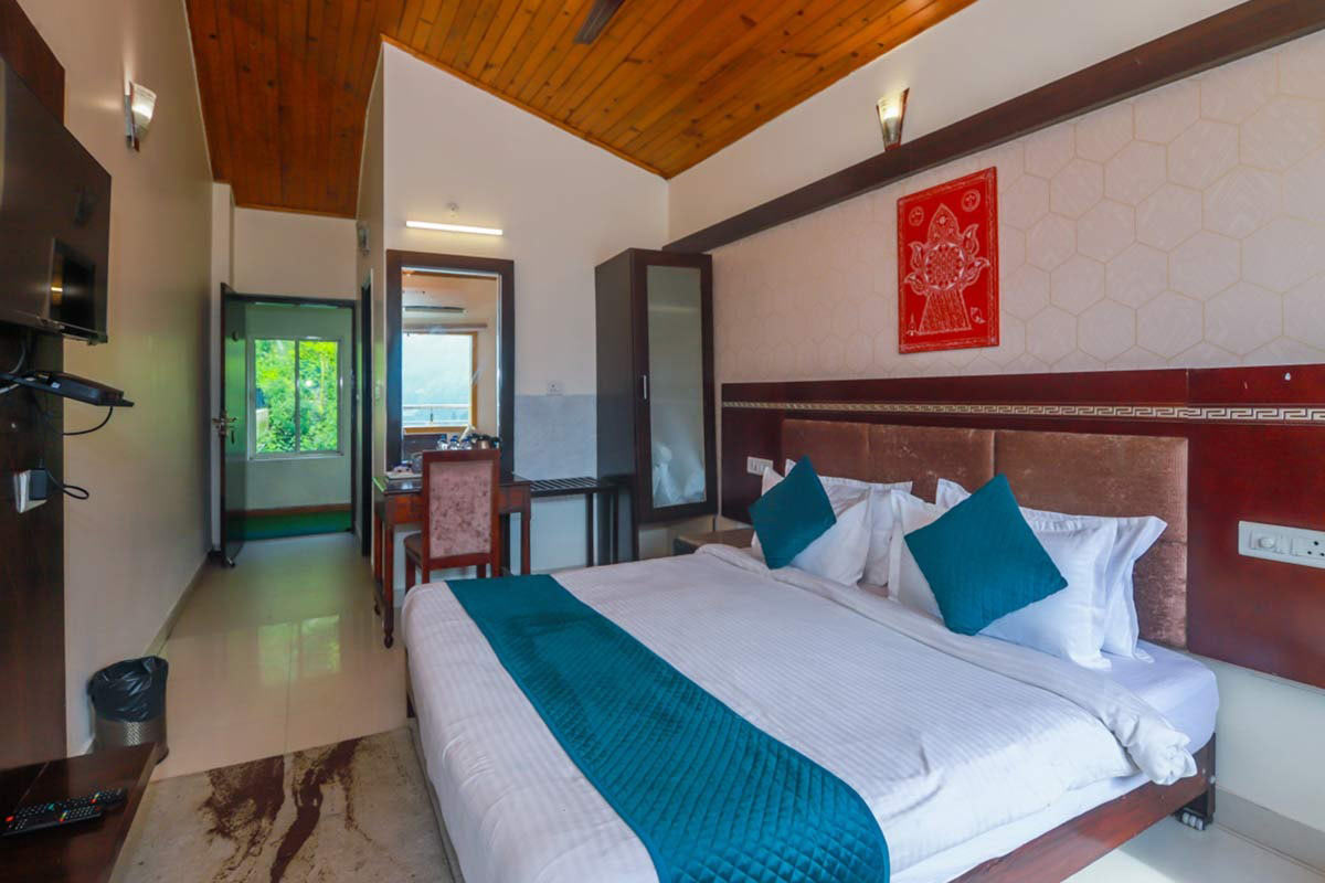 Super Deluxe Lake View Room - The Tal Paradise Bhimtal