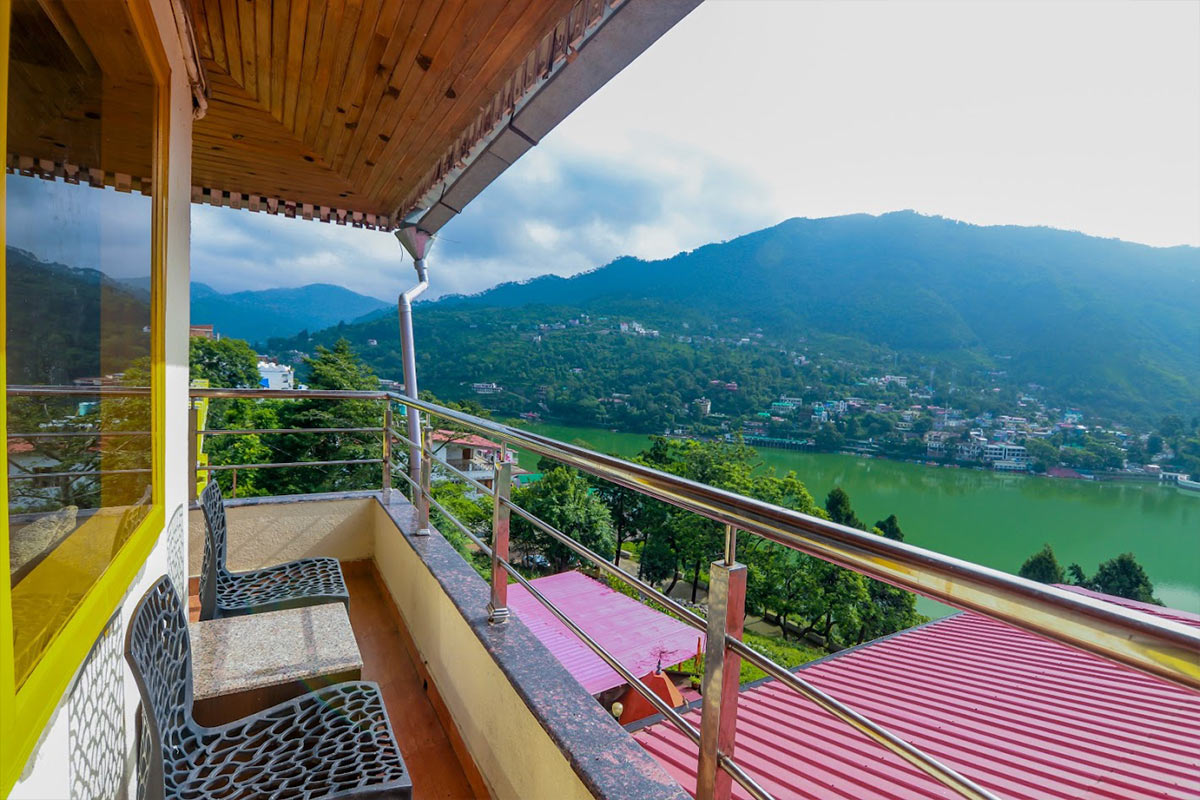 Super Deluxe Lake View Room - The Tal Paradise Bhimtal