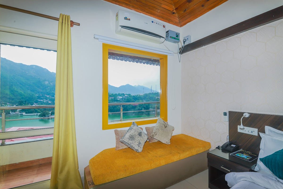 Super Deluxe Lake View Room - The Tal Paradise Bhimtal